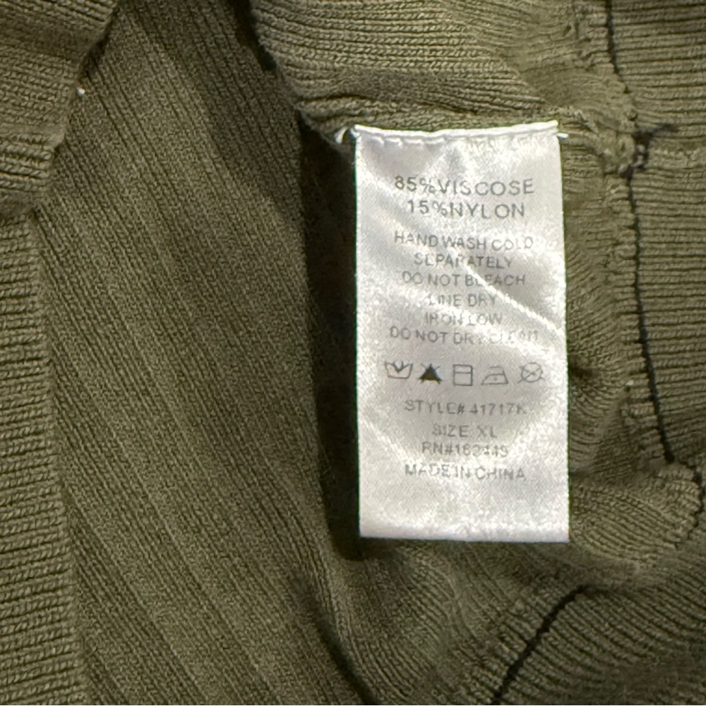 Milk & Honey Knitwear Cardigan Women XL Olive Green Gold Lion Button Preppy - Picture 7 of 7